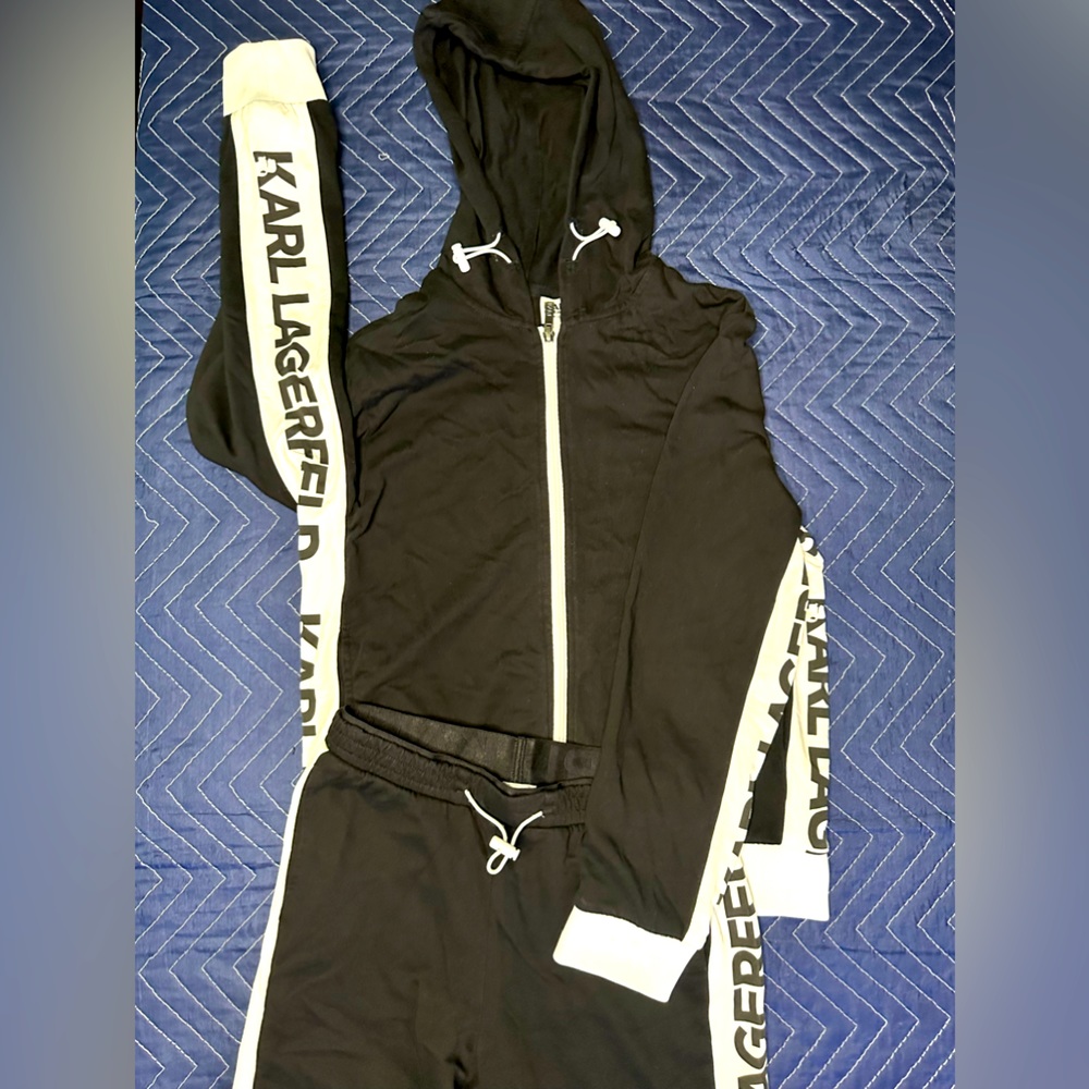 Big Kids KARL LAGERFELD HOODED TRACK SUIT. Size: 12, Color: Black & White.